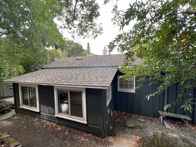 Photo - CHARMING STUDIO COTTAGE HOME WITH PRIVATE YARD