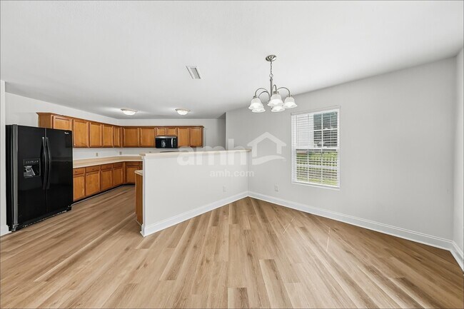 907 Wind Carved Ln