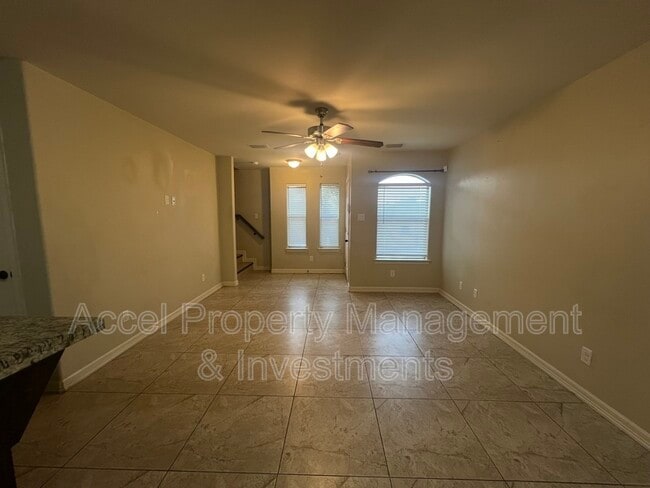 Photo - 2607 E Eisenhower Ave Unidad 3