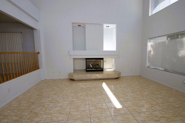 Photo - HUGE LOFT + 5 BEDROOMS IN SE