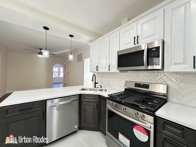 Photo - 3045 W Addison St Unit J09W