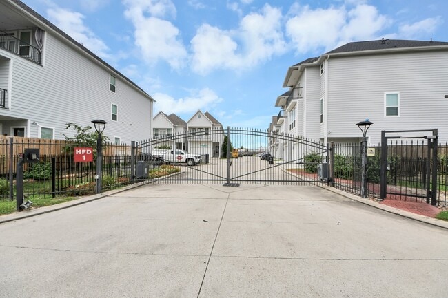 1805 Napa Creek Ln