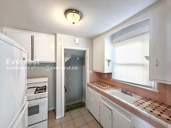 Photo - 19657 Caldwell St