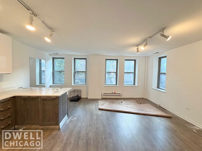 Building Photo - 924 W Winona St
