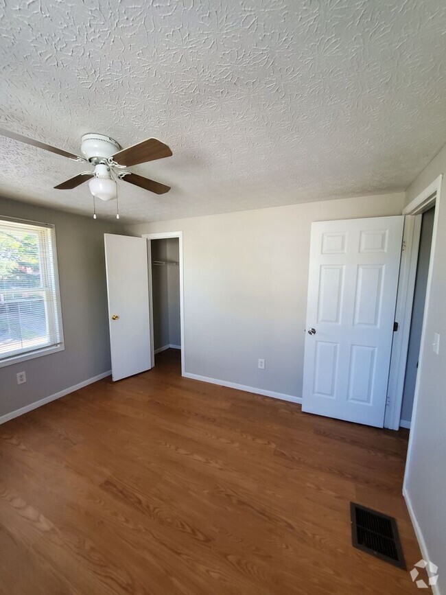 Building Photo - 839-841 OGDEN AVE Unit 839 Ogden Ave Rental