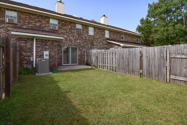 Photo - 105 Sandlewood Dr