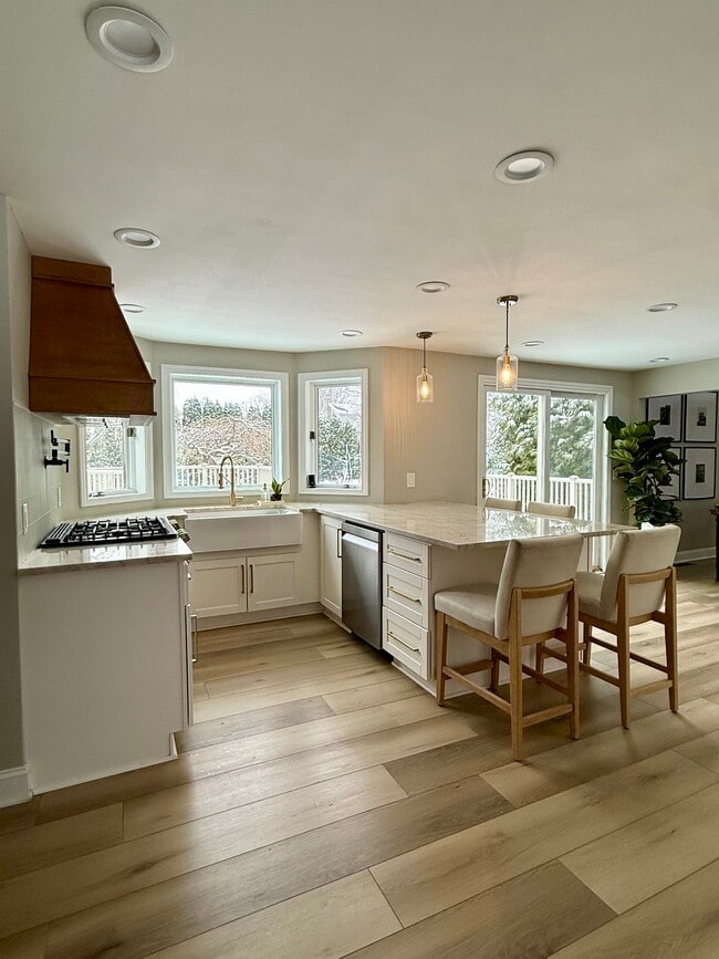 Photo - 41 Haskins Ln N