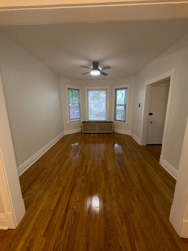 2045 N Tripp Ave