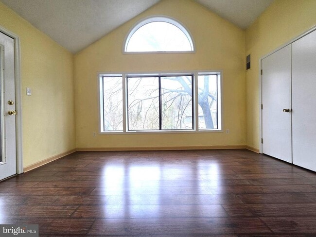 Building Photo - 58 Windbrooke Cir Unit 58