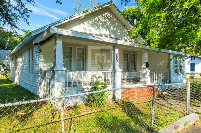 Building Photo - 2056 Moncrief Rd Rental