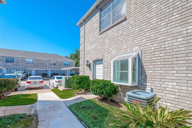 Photo - 7729 Cambridge St Unit 7729