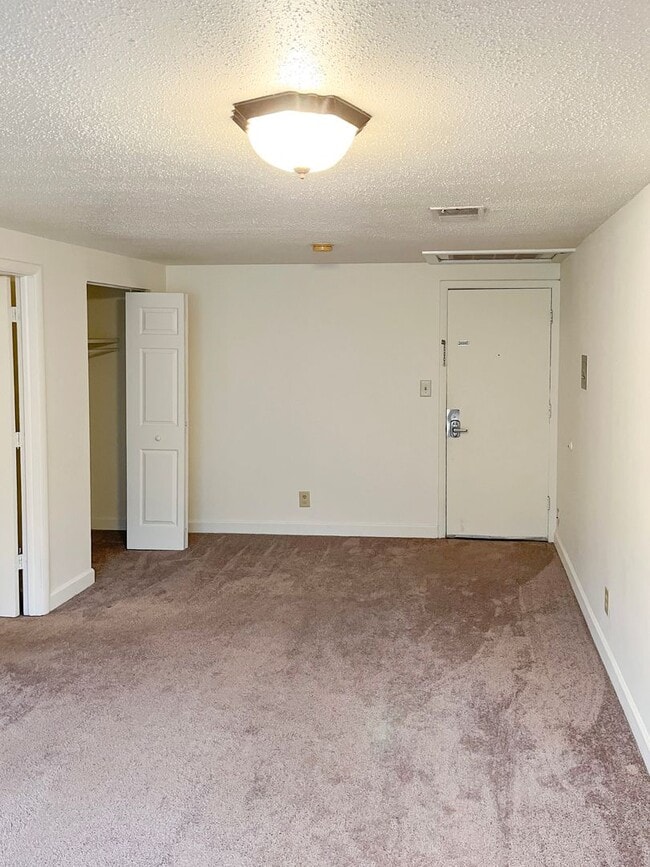 Building Photo - 3609 Balsam Ave Unit 3605-103