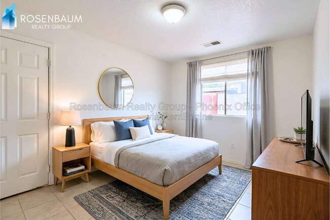 Photo - 1702 W Shangri La Rd Unit 3