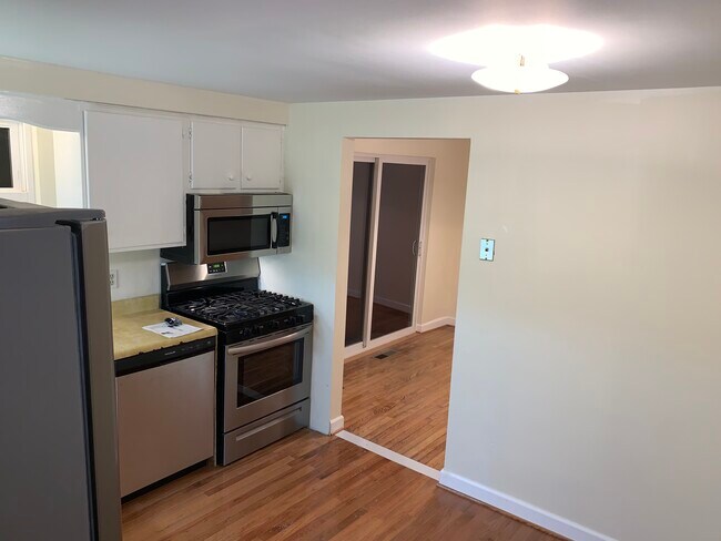 Photo - 4268 Sample Ct