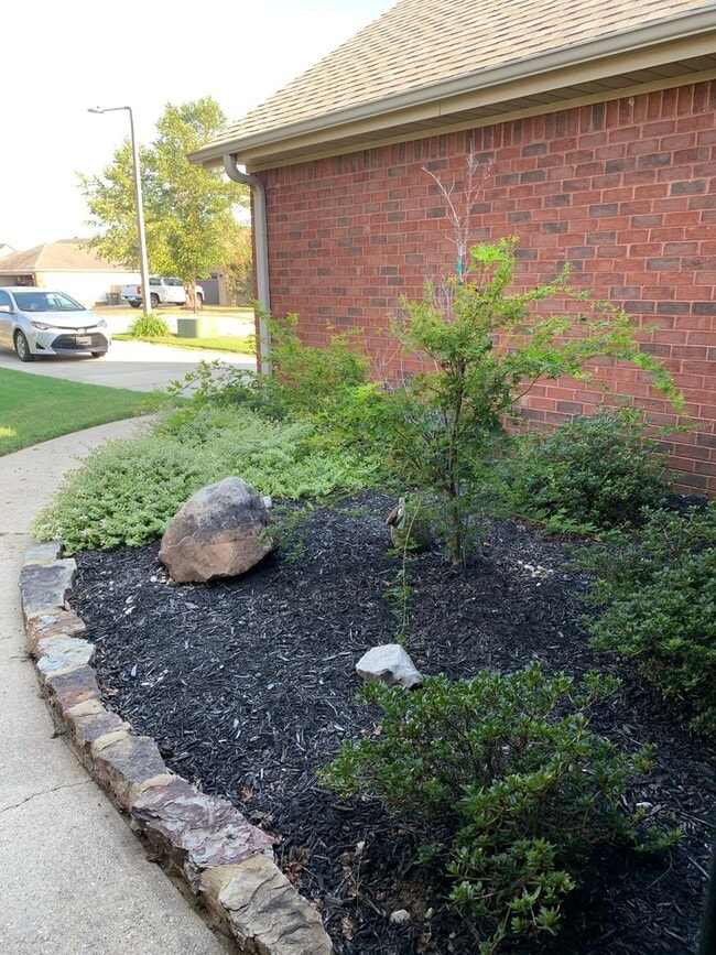 Photo - 3bed/2bath Home with Fenced Backyard in Valley View Schools!!!!!!