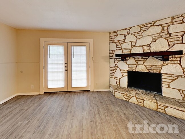 Photo - 827 Thornedike Dr