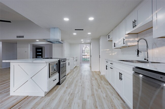 Photo - 7310 Corta Calle Dr