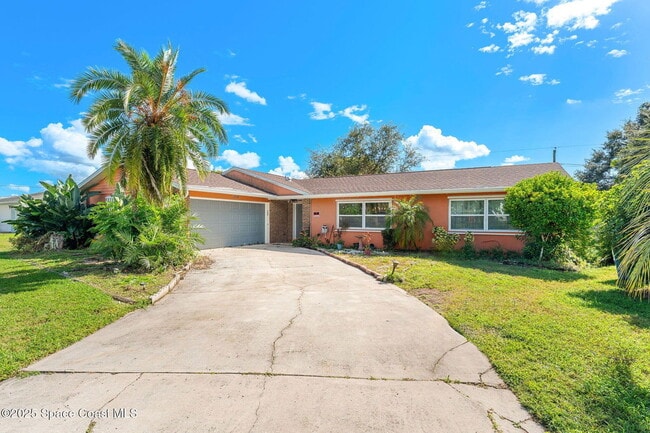 Photo - 1848 Edith St NE