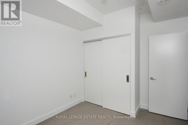 Photo - 160 Kingsway Crescent Unit 406