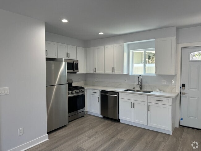 Building Photo - 1128-32 12th St Unit ADU Rental