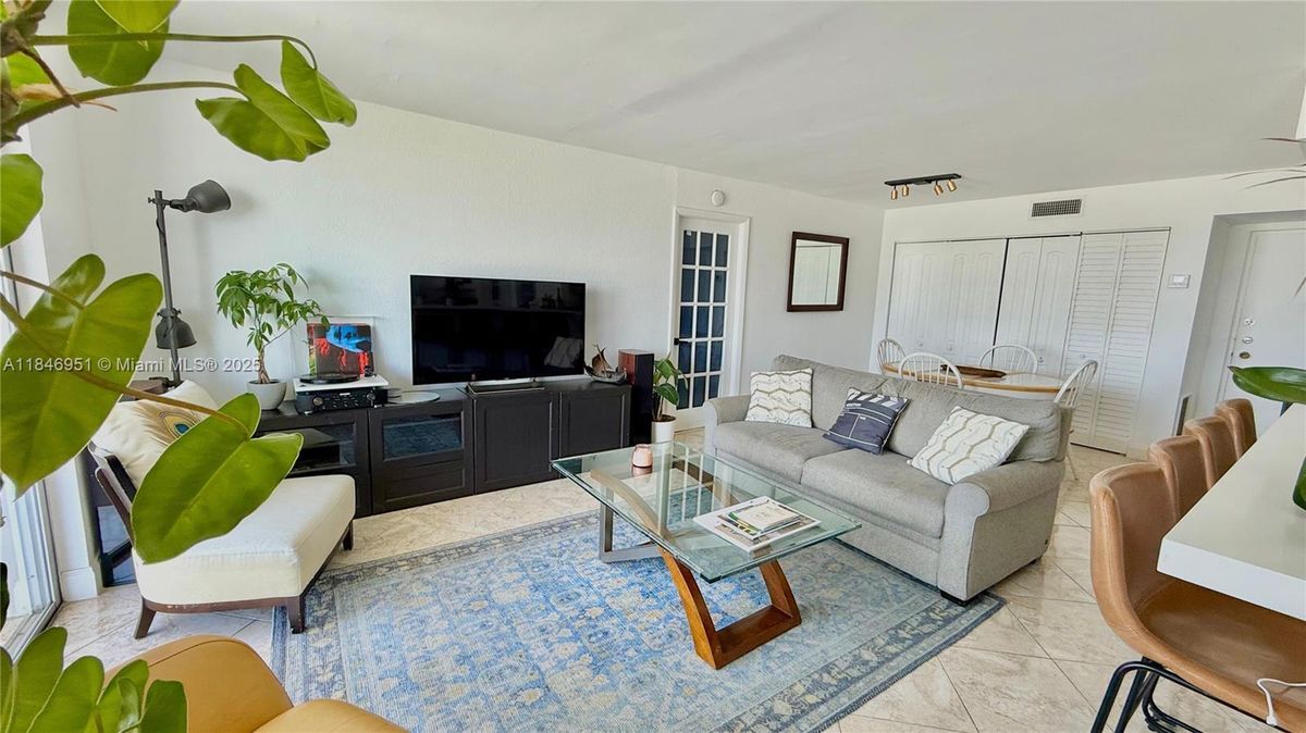 Photo - 7601 Byron Ave