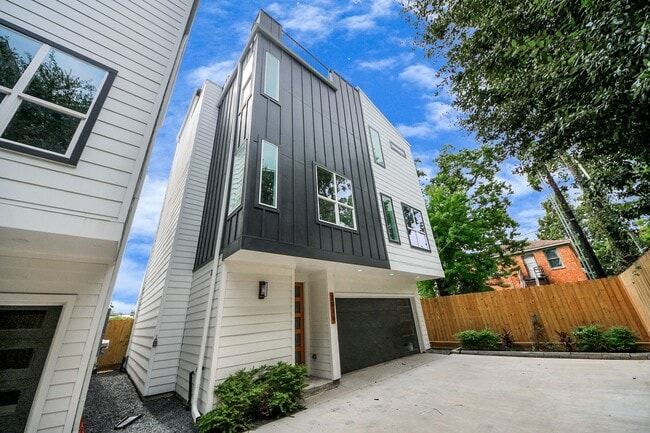 Photo - 2016 Blodgett St