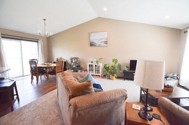 Photo - Beautiful and Spacious 4 Bedroom 3 Bath Available For Rent!
