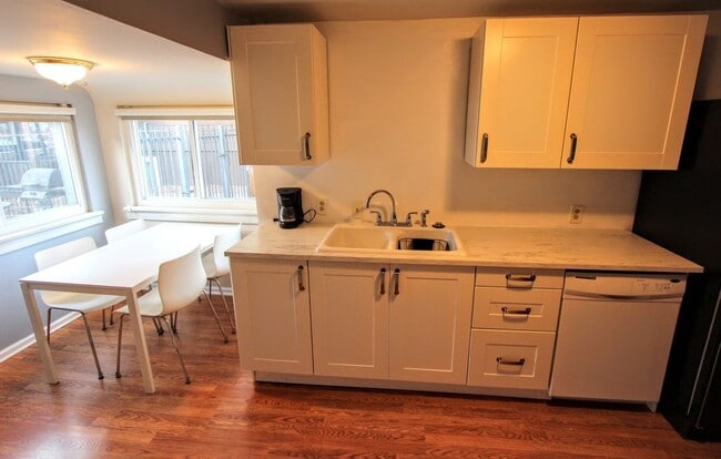Photo - 1530 Pine St Unit 1