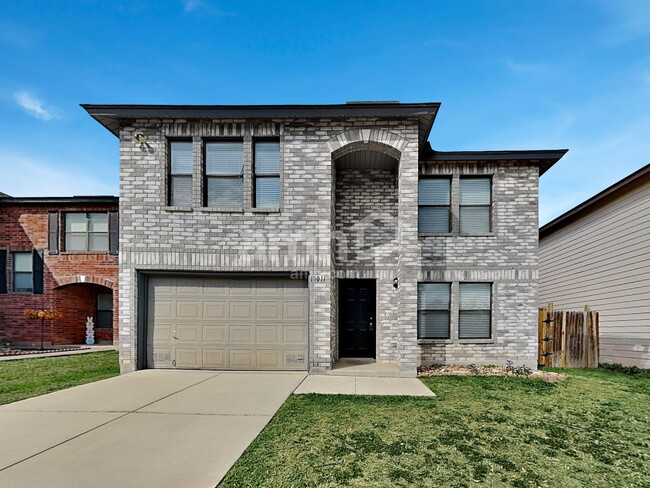 Building Photo - 11011 Victors Hl