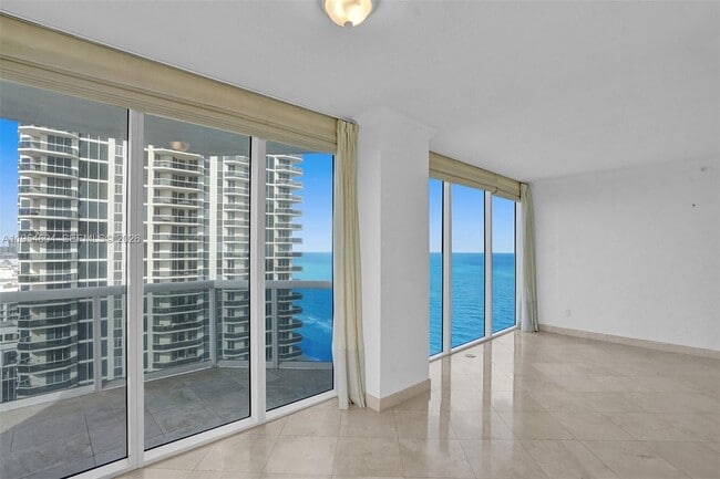 4775 Collins Ave Unit 3007
