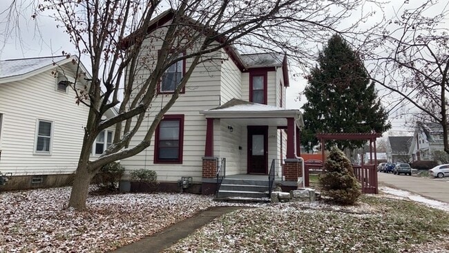 Photo - 1150 Creighton Ave