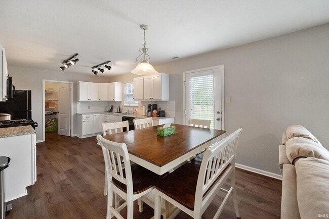 Photo - 4898 Little Pine Dr