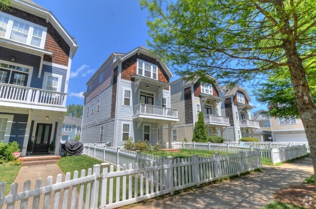 Building Photo - Highly Desirable 3-Story 3Br/3.5Bth 2-Car ... Rental