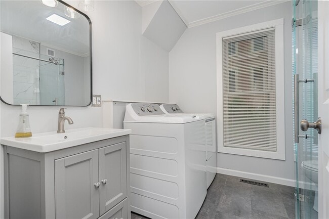 Photo - 25 Summit St