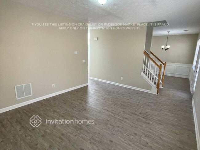 Photo - 210 Diamond Valley Pass