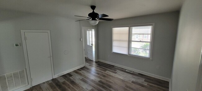 Photo - 914 Cranbrook St