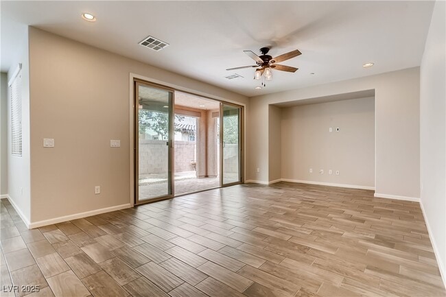 Photo - 2517 Bankhurst St