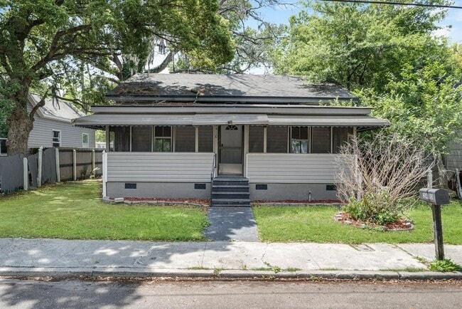 Photo - 2410 Mc Quade St