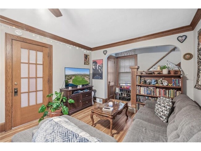 Photo - 811 Snelling Ave N