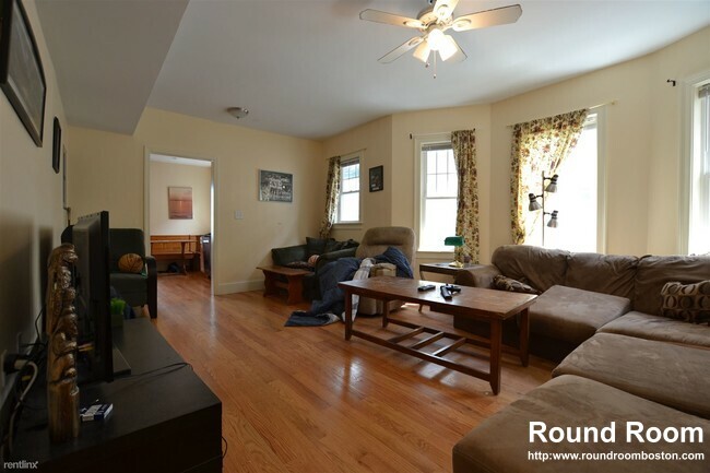 Photo - 74 Brooks St Apartments Unit 2