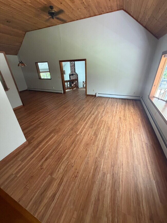 Photo - 2-Bedroom, 2-Bath Single-Family Home with Oversized Garage – Hudson, NH