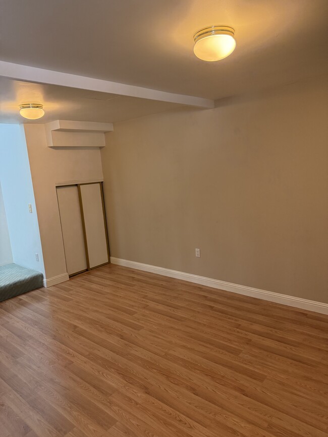 Building Photo - 21744 Almaden Rd Unit 2 Rental