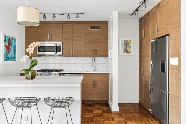 Photo - 175 W 12th St Unit 3L