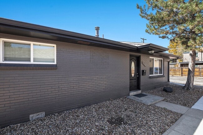 Photo - Hale neighborhood duplex w/large patio for...