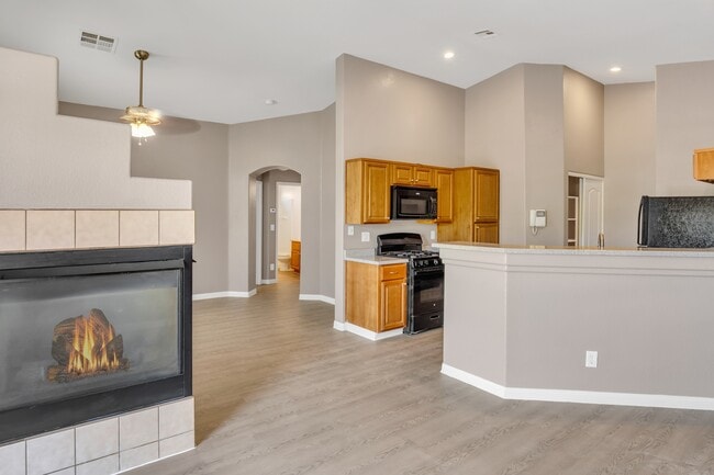Photo - 3520 Glorious Iris Pl