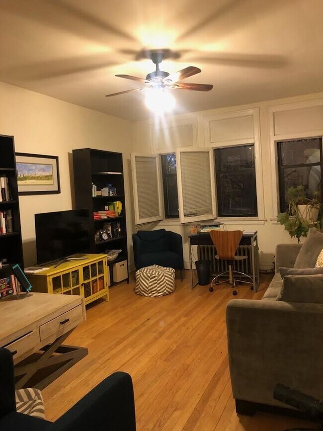 Photo - 4505 N Lincoln Ave Unidad 2A