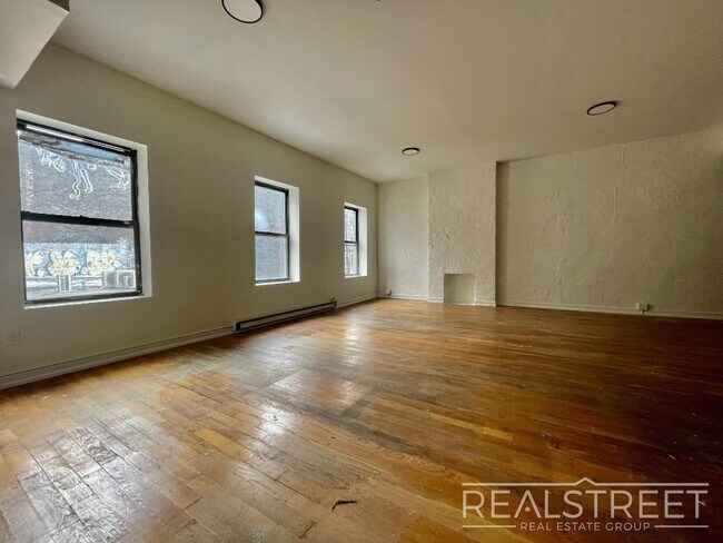 Photo - BROADWAY Unit 2F
