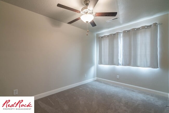 Photo - Welcoming 4 Bedroom Townhome in Hurricane Heights!