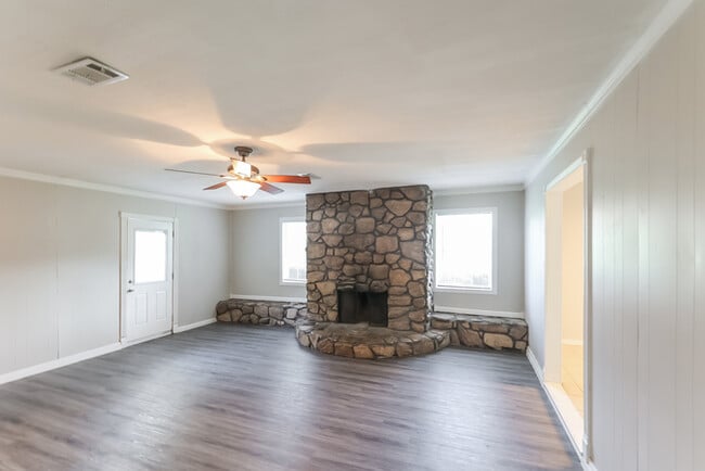 Photo - 378 Barrow St