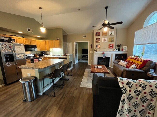 Photo - Fantastic Condo Near Centerra